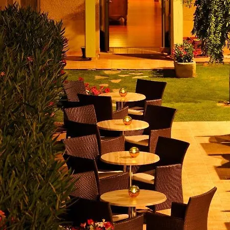 Hotel Les Comtes De Pardiac - Logis 3*