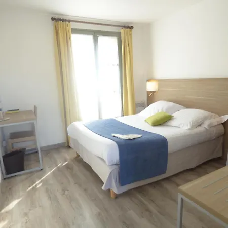 Hotel Les Comtes De Pardiac - Logis 3*